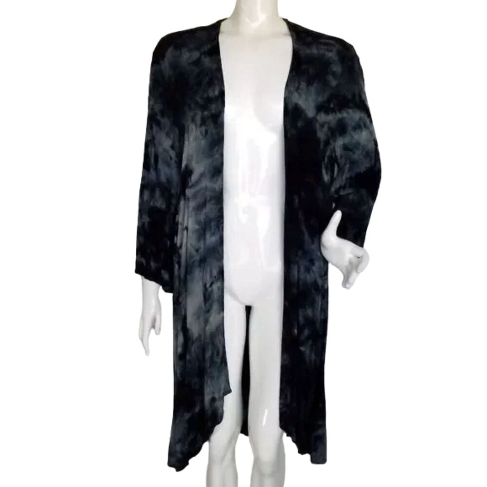 TORRID Kimono/Robe, 00/M/10, Black Tie-Dye Gauze, Light weight, 3/4 Sleeves